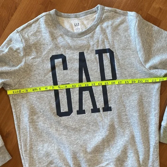 GAP Crewneck Sweatshirt - Picture 3 of 6